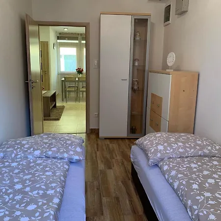 Harmonia Apartman Апартаменты Папа